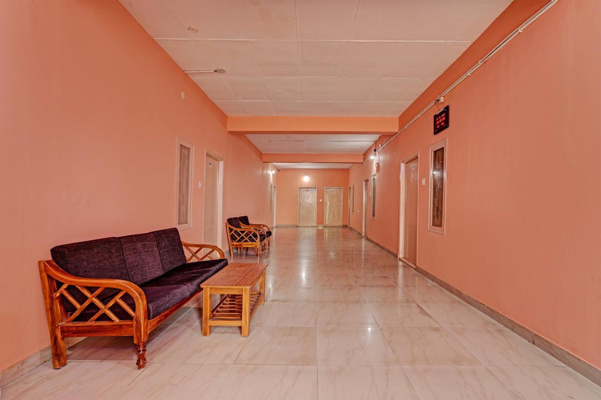 Super Collection O Druvi Corporate Hotel Kammasandra Buitenkant foto